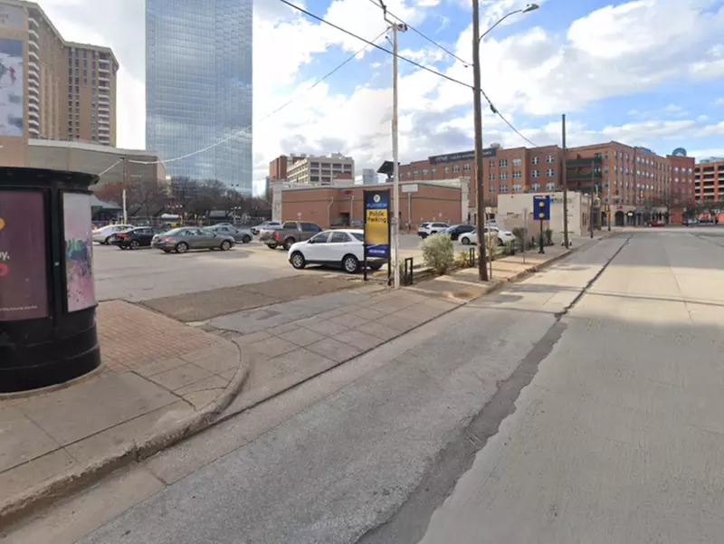 Parking at 912 Ross Ave. Lot