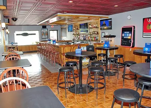 5% Cash Back at Tomatoe's Pizza & Sports Bar