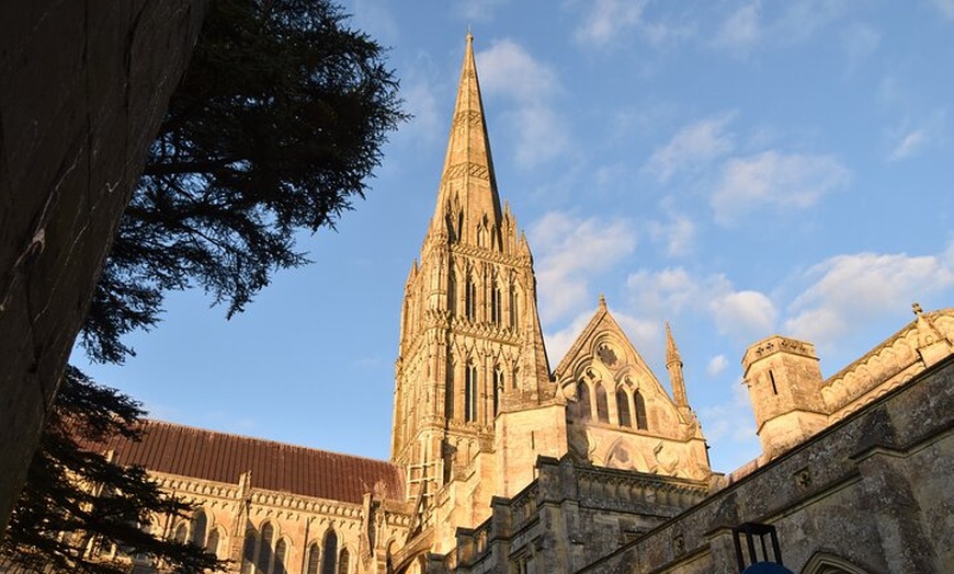 Image 18: London To Southampton Transfer to Stonehenge and Sailsbury