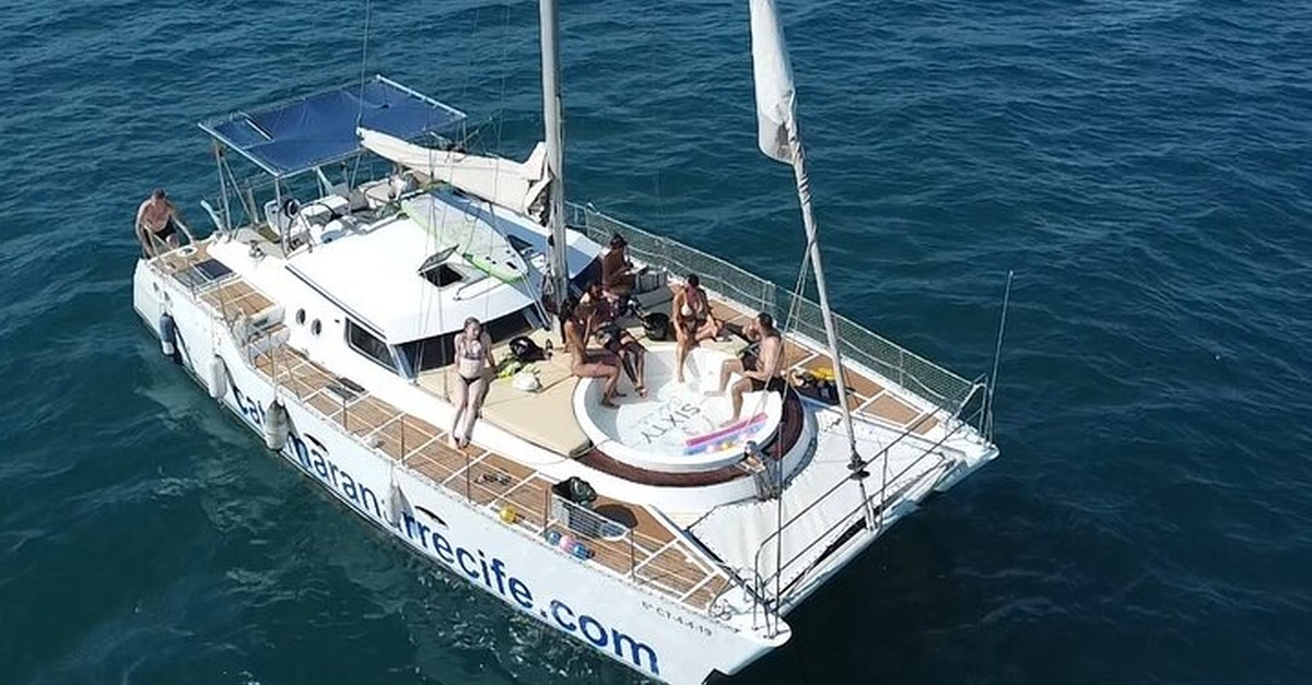 Tour en catamarán con jacuzzi y baño en el mar en Torrevieja