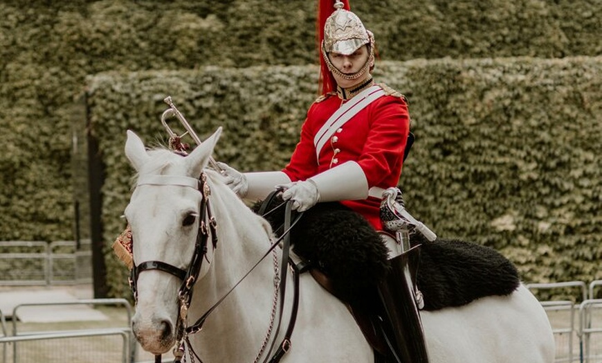 Image 25: London's Top Sights and Landmarks Tour with Blue Badge Guide