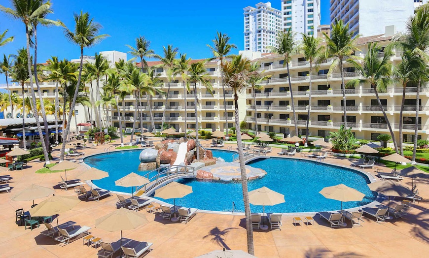 Image 2: ✈ MEXIQUE | Puerto Vallarta - Villa del Palmar Beach Resort & Spa 4...