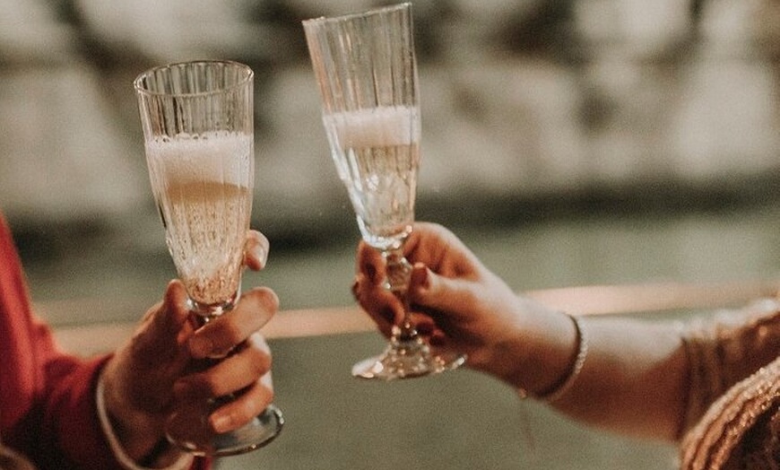 Image 3: Paseo Romántico en Barco 1h Privado