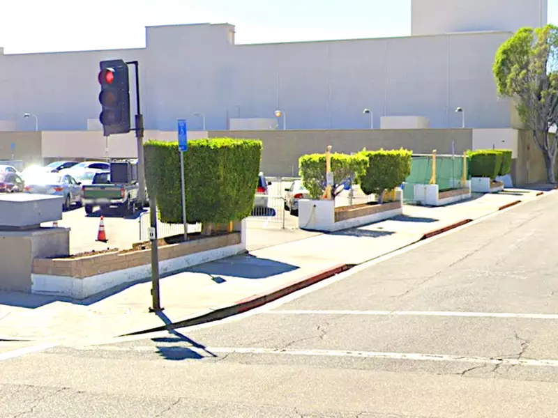 Parking at [SQ46] 212 W. California Ave. Lot