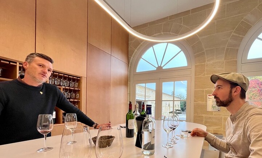Image 8: Visite privée des vins de Margaux et du Médoc en voiture Citroën cl...