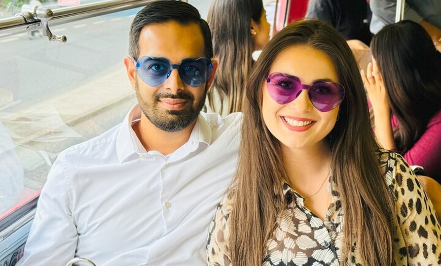 Image 3: London Pizza & Drinks Bus Experience