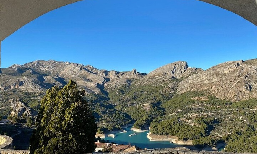 Image 3: Alicante y Benidorm: Excursión al Castillo de Guadalest incluyendo ...