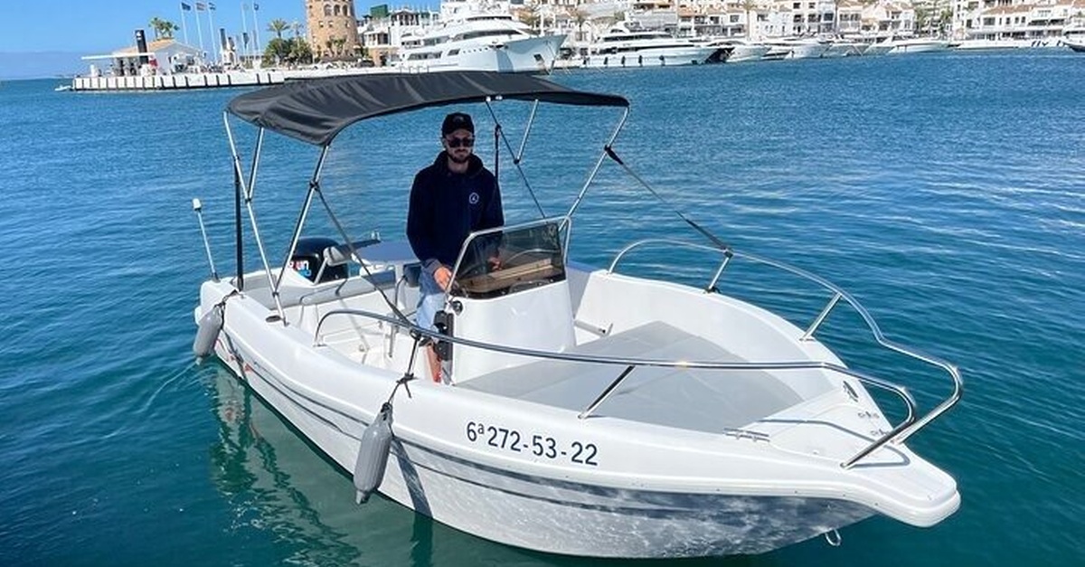 Alquiler de barcos con avistamiento de delfines en Marbella