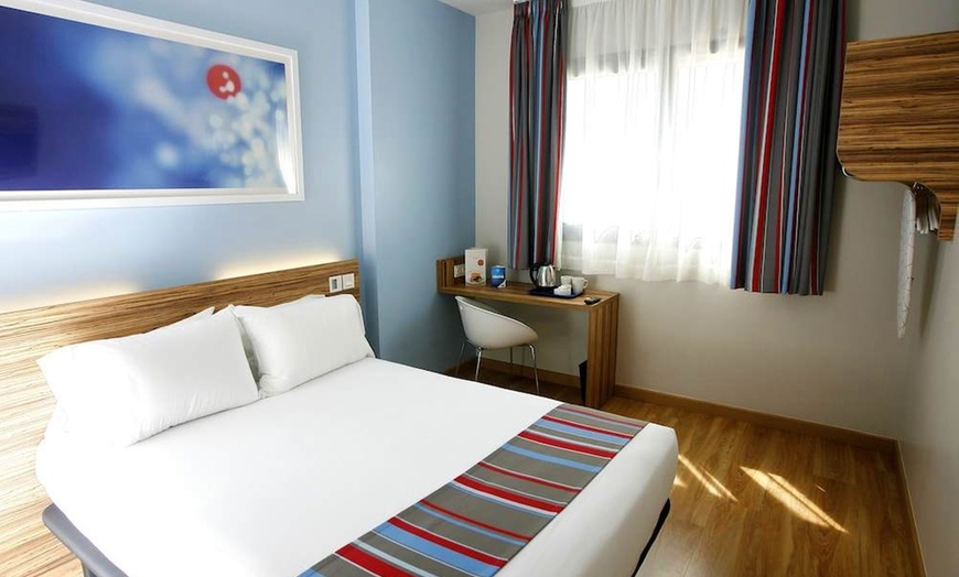 Image 20: ✈ HISZPANIA | Barcelona - Travelodge Barcelona Poblenou 1* - City b...