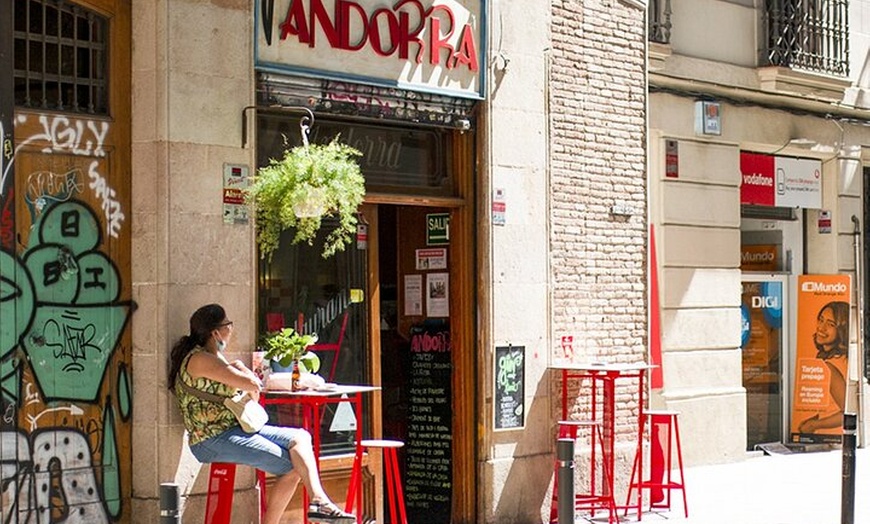 Image 3: Barcelona : una ruta cultural de enigmas en el popular barrio de El...