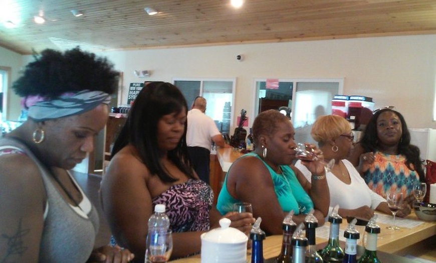 Image 4: Corks and Culture Atlanta City Tour for the Wine Lover