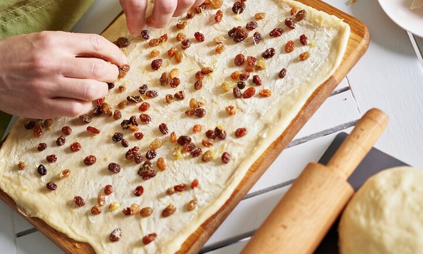 Image 5: Cours de Croissant & Pâtisserie Bicolore dans le Centre de Paris