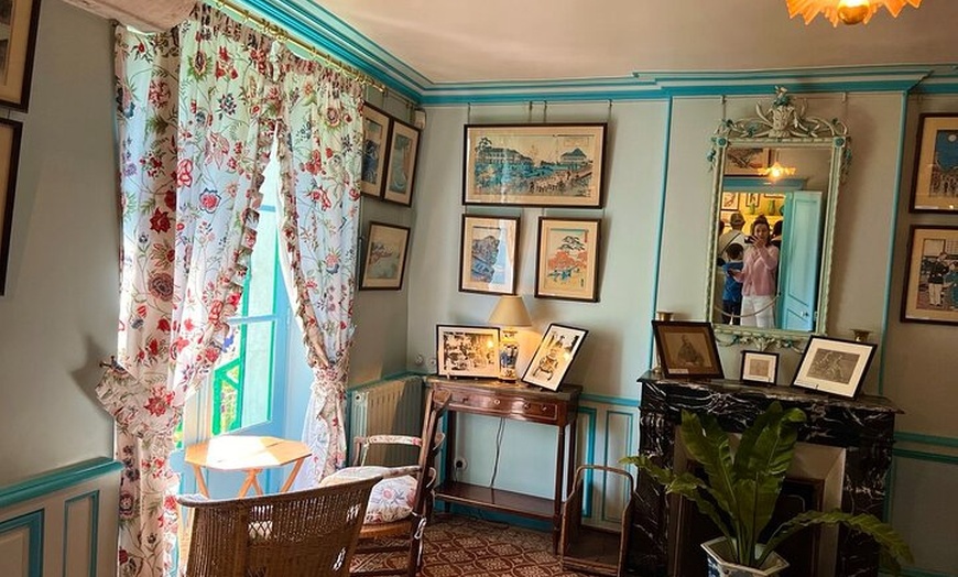 Image 6: Visite privée de Giverny Garden&Versailles au départ de Paris