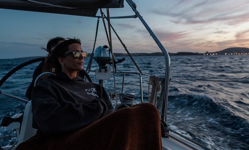 Image 11: Yate a vela privado por la Bahía de Palma y calas cercanas