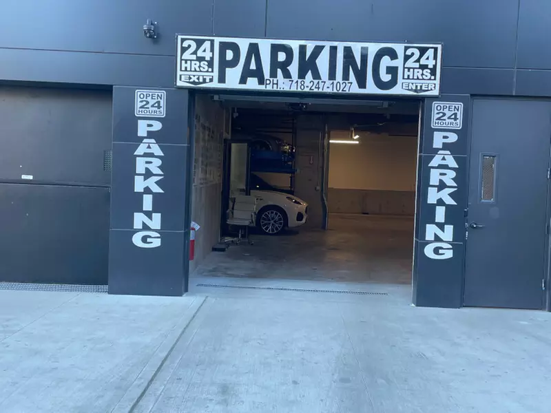 Parking at New 786 NY Parking Corp. - 60 Cedar St. Garage