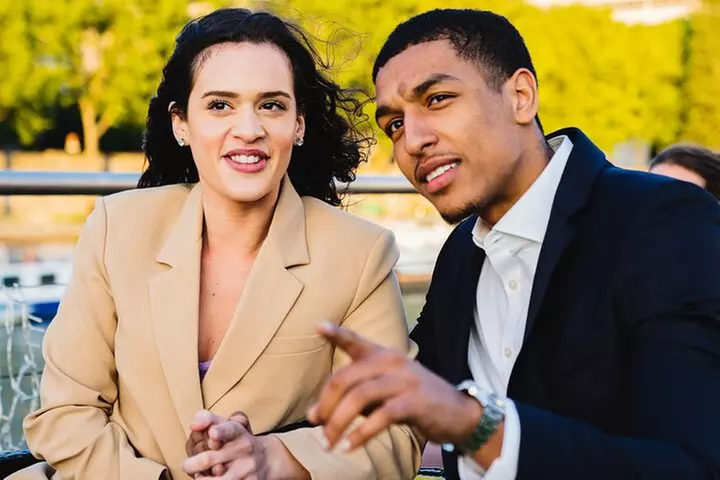 Dîner croisière sur la Seine avec Rooftop et chanteur live