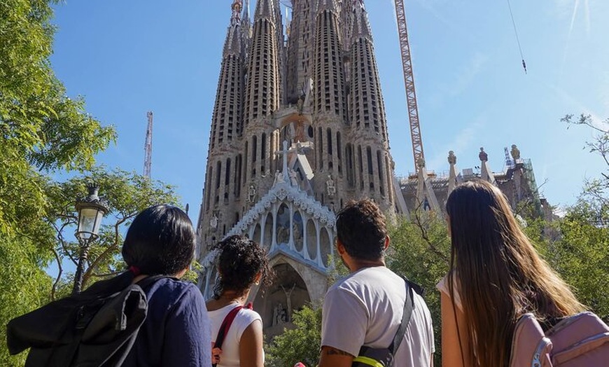 Image 3: Visita guiada Sagrada Familia & Park Güell
