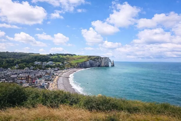 Excursion d'une journée à Étretat et Honfleur au départ de Paris Pe...