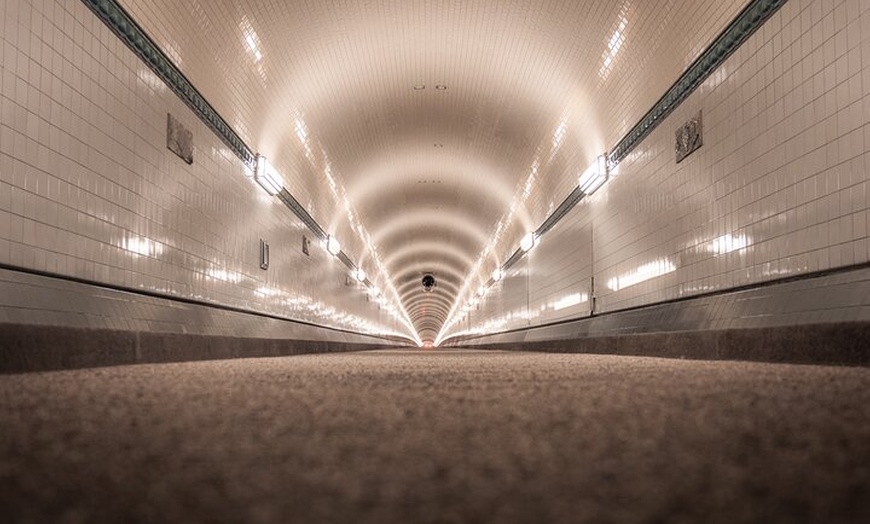 Image 16: Hamburger Hafen und Rotlichtviertel in Kleingruppen