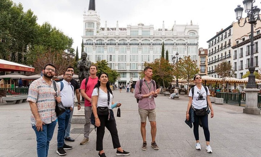 Image 7: Tour a pie por Madrid : Puerta del Sol, Plaza Mayor & Palacio Real.