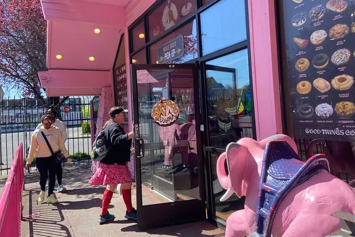 Doughnuts and Coffee Bike Tour: Local Secrets