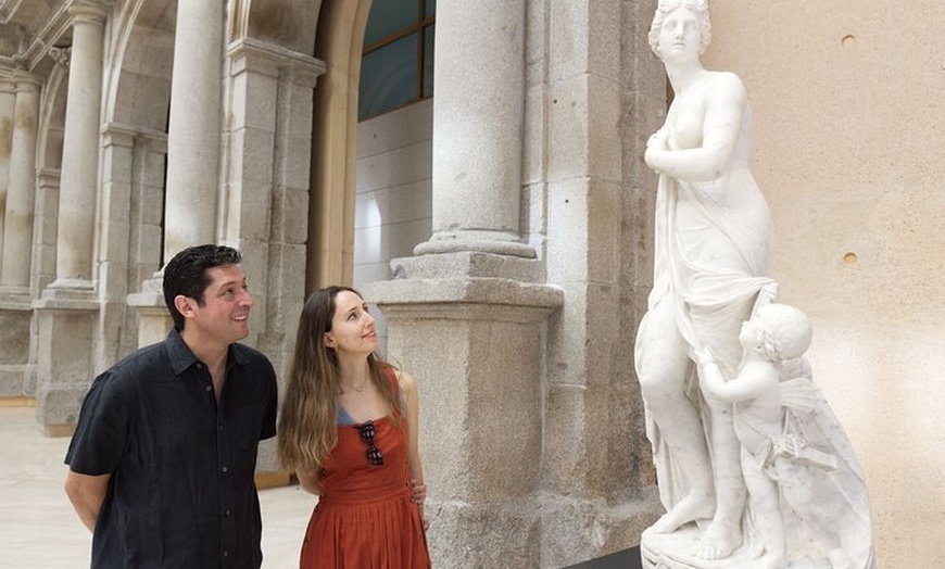 Image 2: Visita privada al Museo del Prado con recogida, sin colas y vino