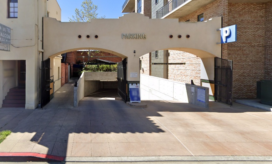 Image 2: Parking at Paseo de Mission Hills Garage