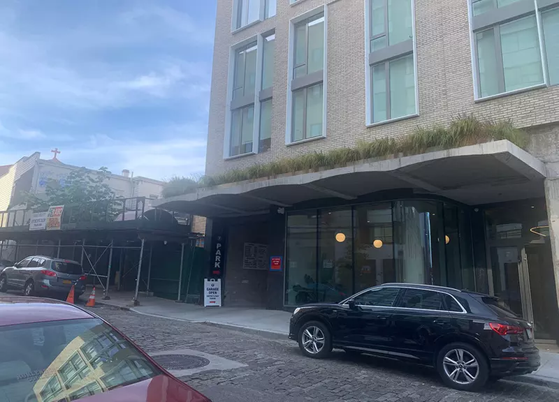 Parking at Public Parking Inc. - 2917 40th Avenue PP MGMT CEJ CORP. Garage - Primary Image