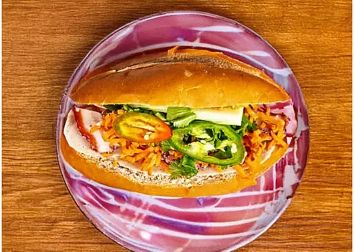 5% Cash Back at Mo'Tea & Banh Mi