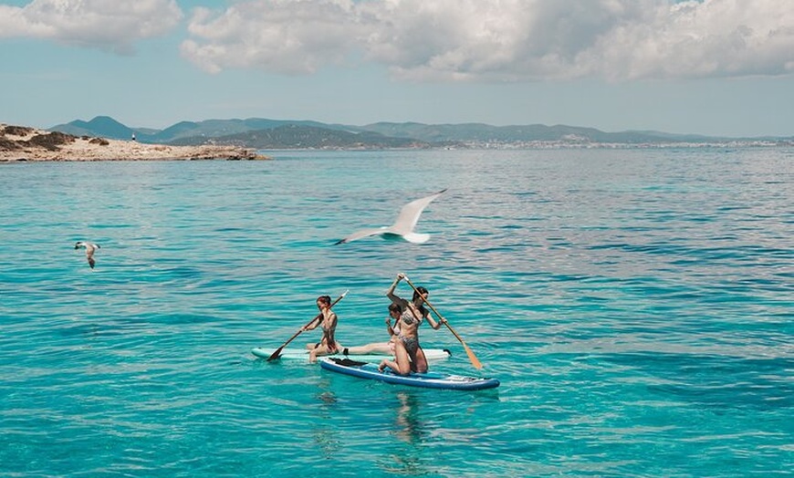 Image 21: Paseo en catamarán por Formentera con deportes acuáticos, paella y ...