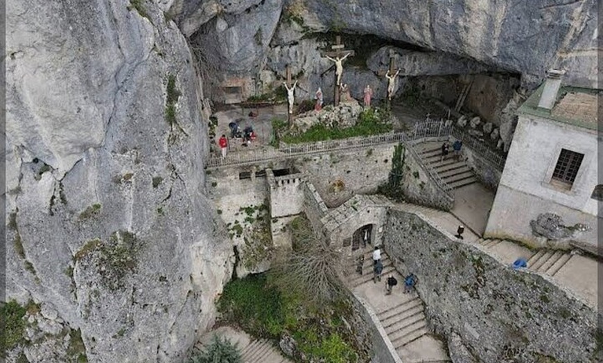 Image 9: Visite privée de la grotte Marie-Madeleine et de la basilique St Ma...