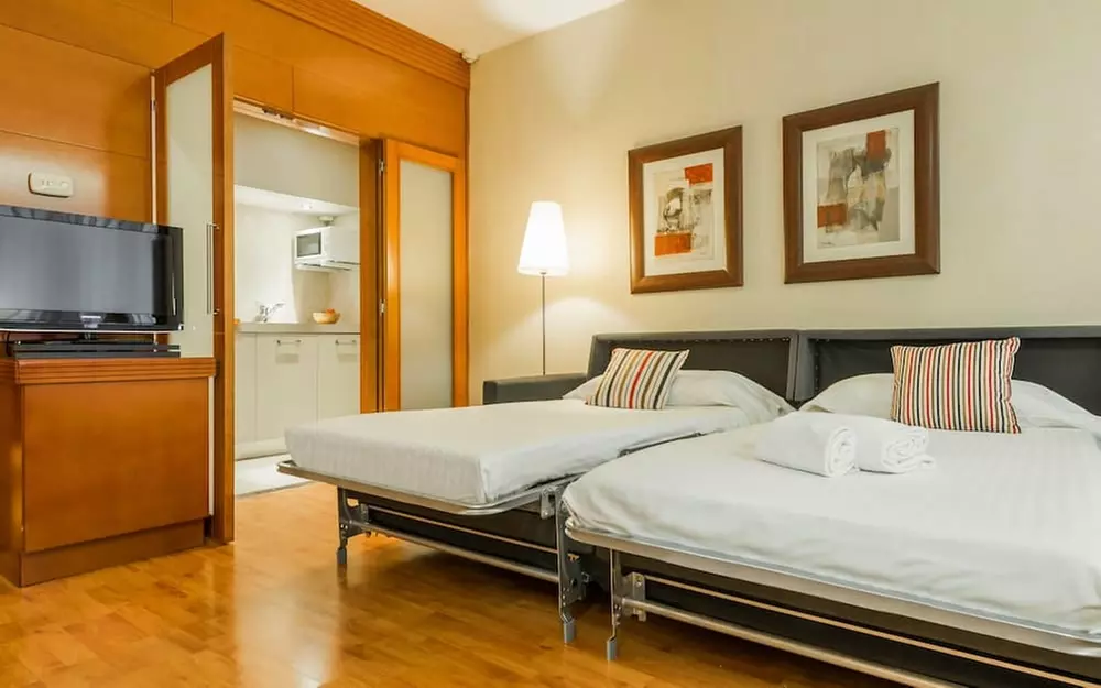 ✈ SPANIEN | Barcelona - Mariano Cubi Aparthotel Barcelona 4*, 2 Näc...
