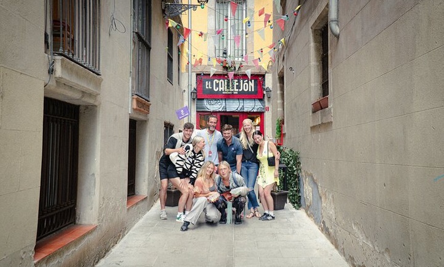 Image 8: Visita guiada a la ciudad vieja de Barcelona con tapas y bebidas