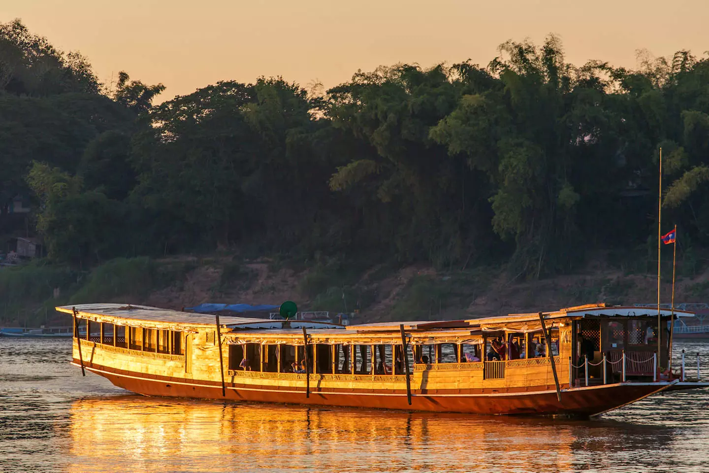✈ LAOS | Luang Prabang - Entdecken Sie das wilde, spirituelle und a...