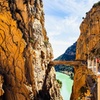 Image 1: Desfiladero del Caminito del Rey & El Chorro : Tour Privado desde M...