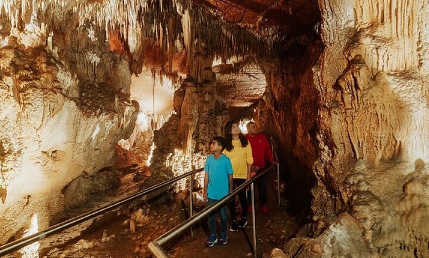 Image 2: Wombeyan Caves: Mulwaree Cave tour