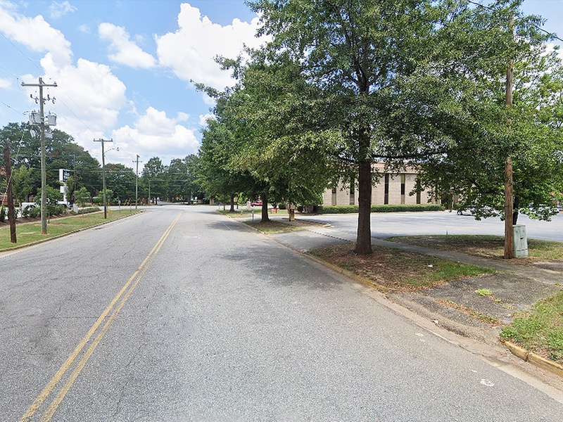 Parking at 2012 Lincoln Lot