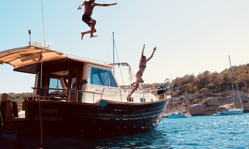 Image 3: Palma Mallorca Paseo en barco de lujo con todo incluido | Sup and S...