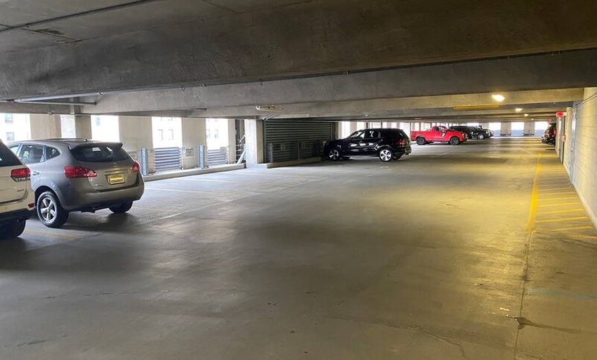 Image 6: Parking at 10 Exchange Pl. Garage