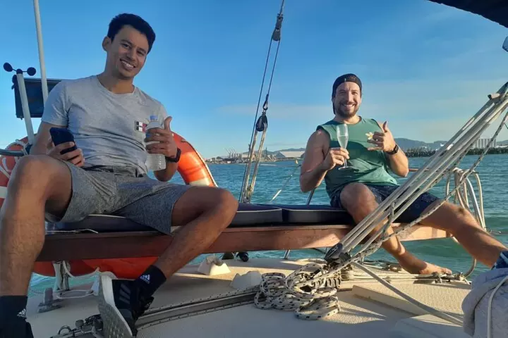 Townsville Boat Cruise & Yacht Club Lunch Package Sailing Charter - Primary Image