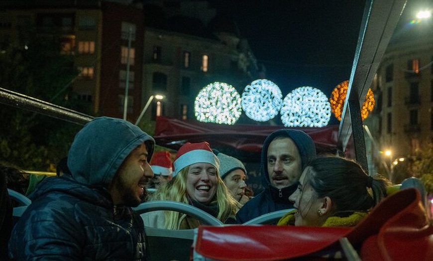 Image 17: Tour en autobús por las luces de Navidad de Barcelona