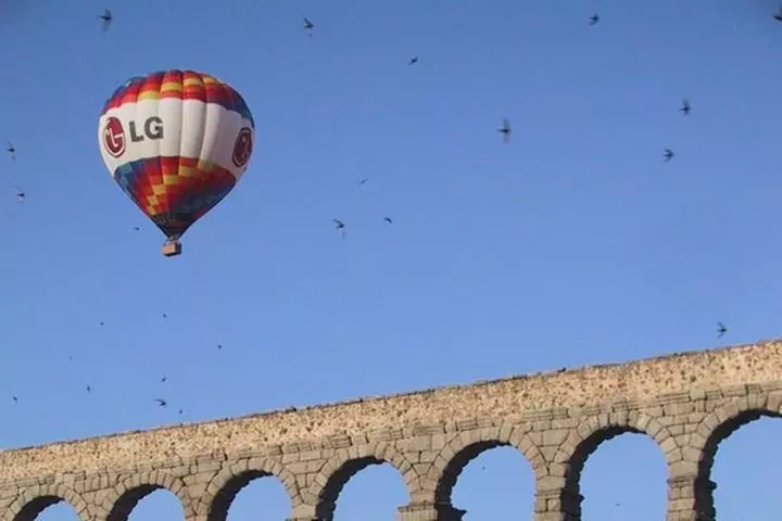 Segovia desde los cielos: Paseo en globo al amanecer