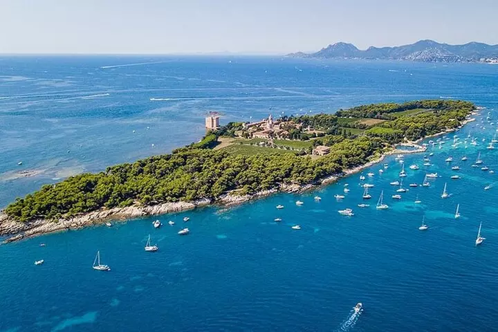 Excursion en bateau à l'île Saint-Honorat - Primary Image