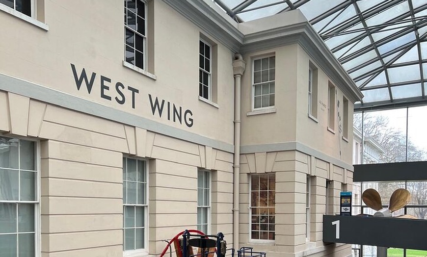 Image 40: London Walking Tour VIP