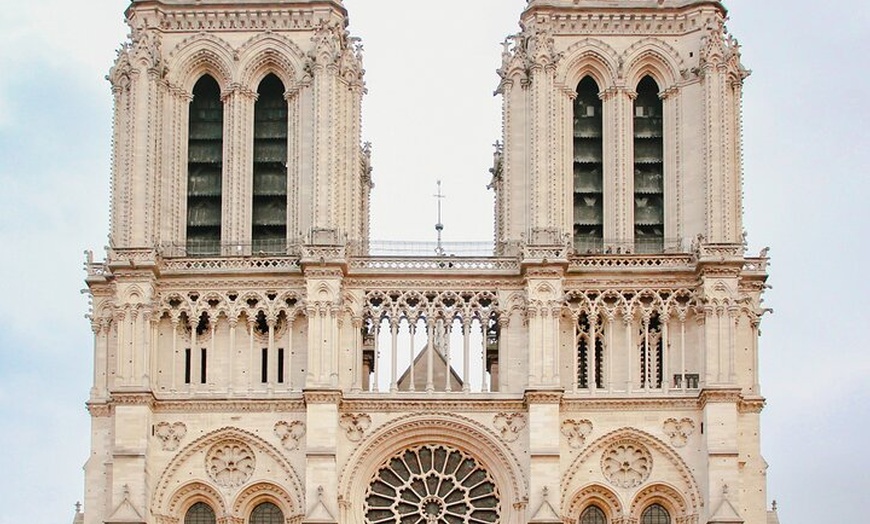 Image 1: Visite guidée de la cathédrale Notre-Dame avec accès réservé