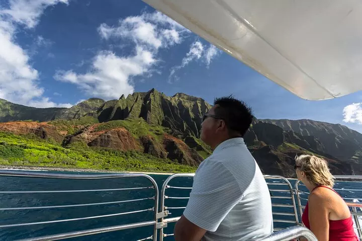 Deluxe Na Pali Morning Snorkel Tour on the Lucky Lady