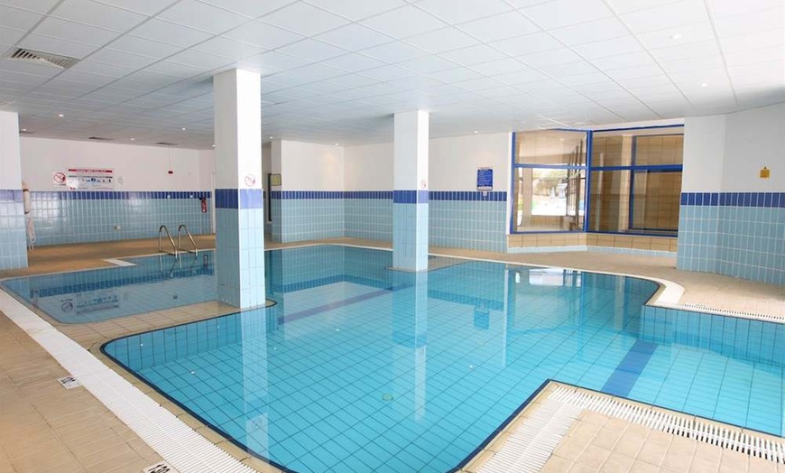 Image 10: ✈ CYPR | Pafos - Ascos Coral Beach Hotel 4* - Odkryty basen