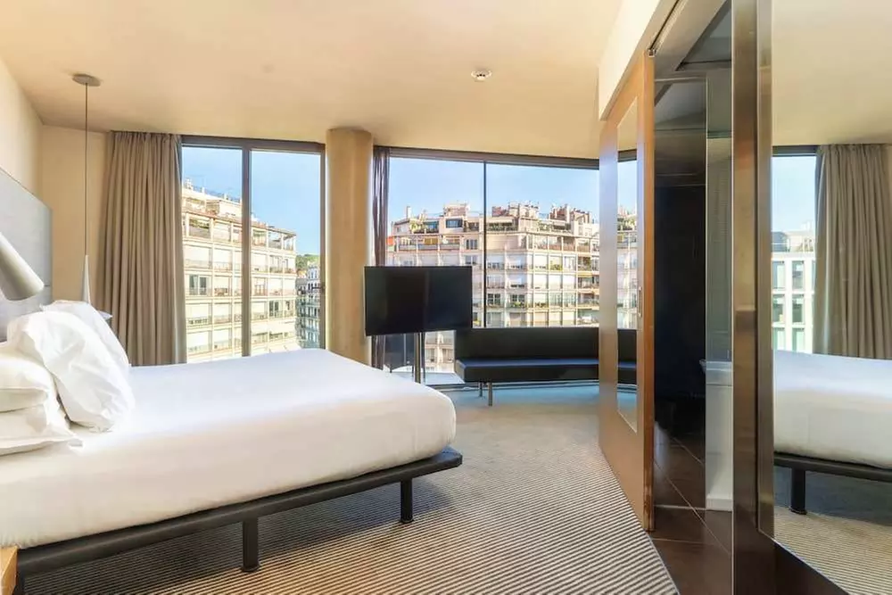 ✈ ESPAGNE | Barcelone - B-Hotel 3*, 2 nuit - Piscine en rooftop