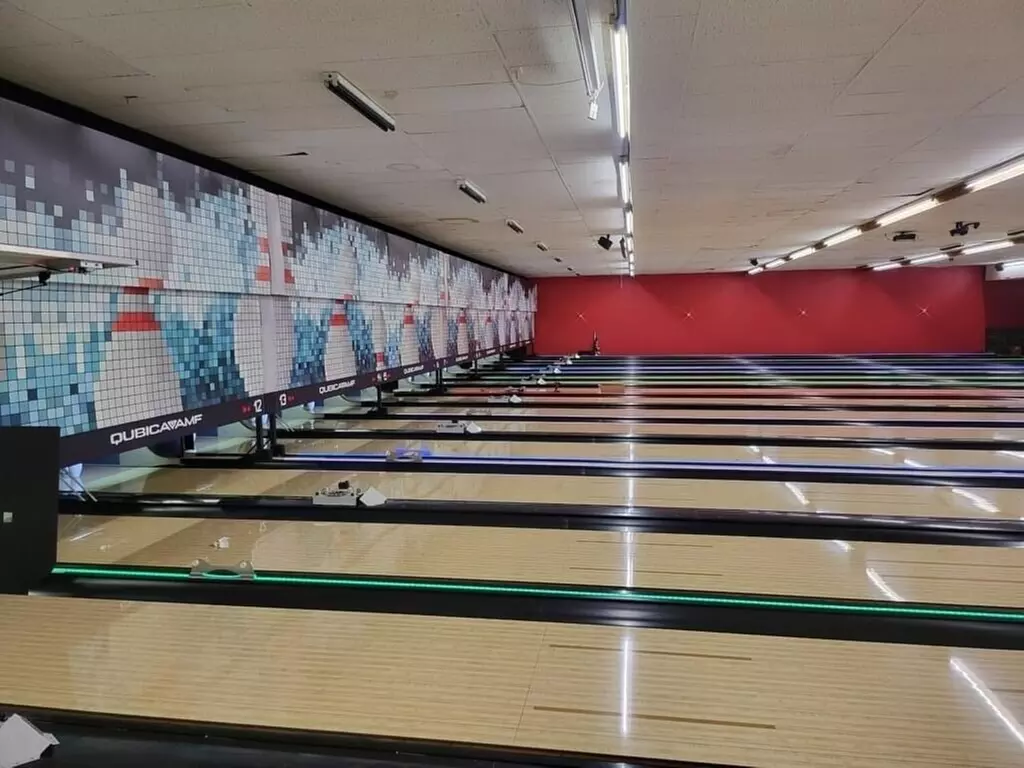 $40 For 2 Hours Unlimited Bowling For 4 People With Rental Shoes (R...
