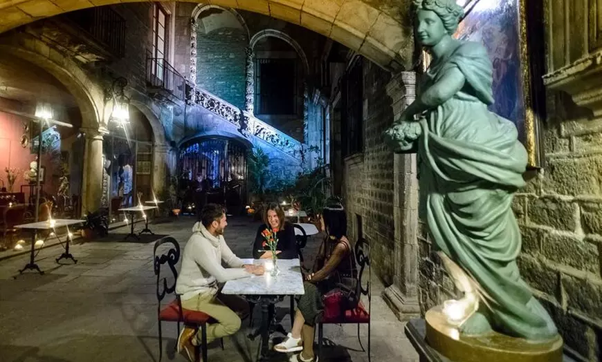 Image 6: Espectáculo de flamenco nocturno en Barcelona y cena gourmet en gru...